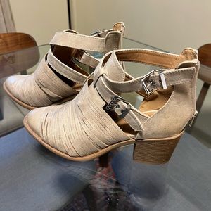 Like new cut out booties!